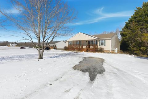 Tiny photo for 2305 Smith Mountain Lake Parkway, Huddleston, VA 24104 (MLS # 364495)