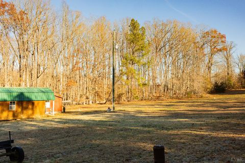 Tiny photo for 1200 Bradley Creek Road, Nathalie, VA 24577 (MLS # 363378)