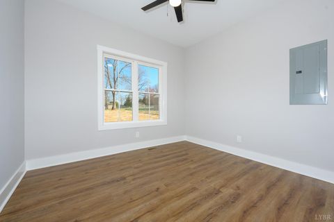 Tiny photo for 2249 Lipscomb Road, Moneta, VA 24121 (MLS # 362921)