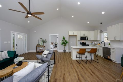 Tiny photo for 2249 Lipscomb Road, Moneta, VA 24121 (MLS # 362921)