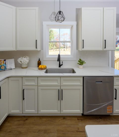 Tiny photo for 2249 Lipscomb Road, Moneta, VA 24121 (MLS # 362921)