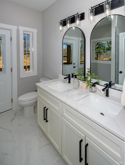 Tiny photo for 2249 Lipscomb Road, Moneta, VA 24121 (MLS # 362921)