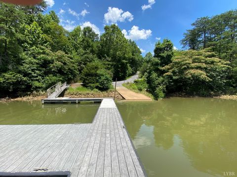 Photo of 53 Sandy Court CT, Gretna, VA 24557 (MLS # 366652)