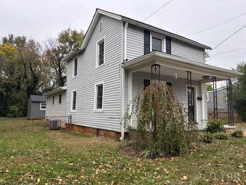 Tiny photo for 2307 Cobbs Street, Lynchburg, VA 24501 (MLS # 362785)