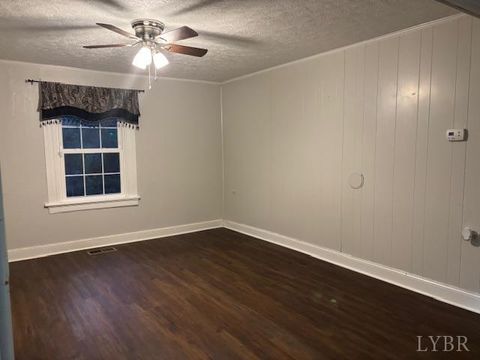 Tiny photo for 2307 Cobbs Street, Lynchburg, VA 24501 (MLS # 362785)