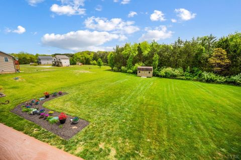 Tiny photo for 4092 Thomas Jefferson Rd, Forest, VA 24551 (MLS # 365736)