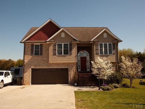 Photo of 4092 Thomas Jefferson Rd, Forest, VA 24551 (MLS # 365736)