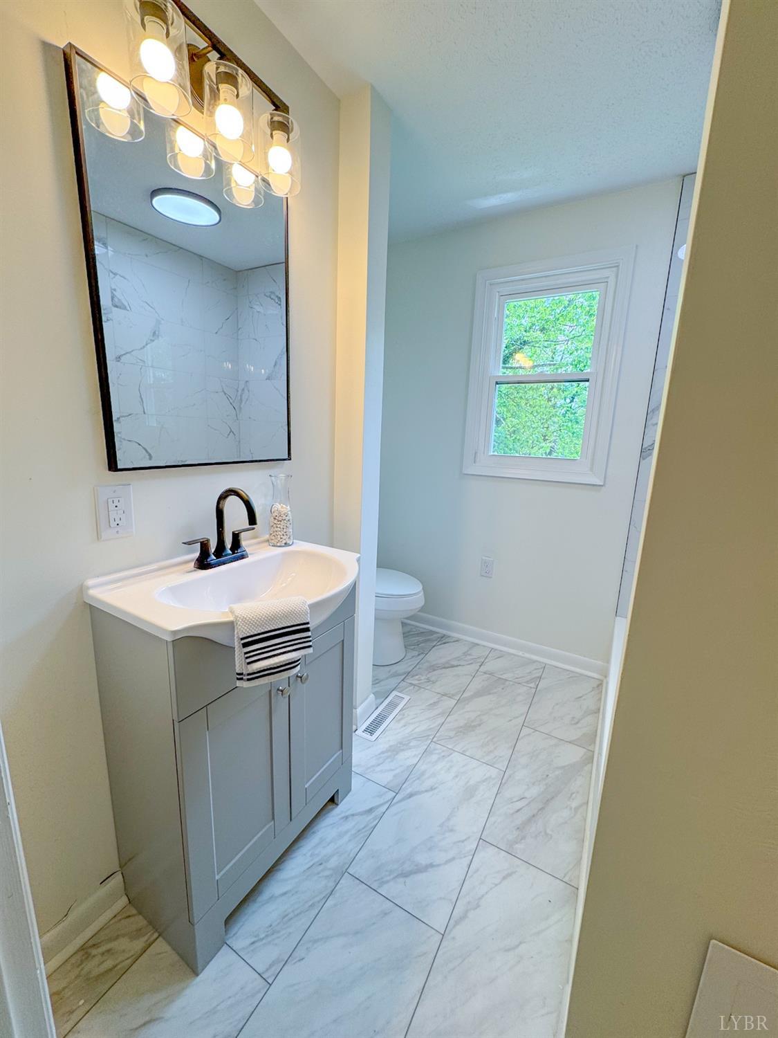 406 I Street, Lynchburg, Virginia image 12