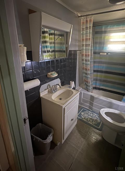 Tiny photo for 491 Main Street, Madison Heights, VA 24572 (MLS # 362141)