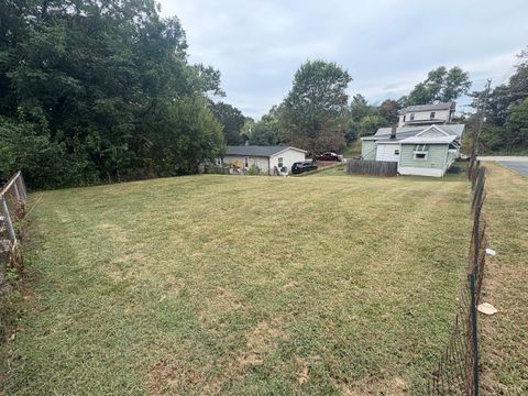 Tiny photo for 491 Main Street, Madison Heights, VA 24572 (MLS # 362141)