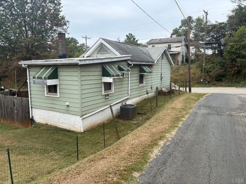Tiny photo for 491 Main Street, Madison Heights, VA 24572 (MLS # 362141)