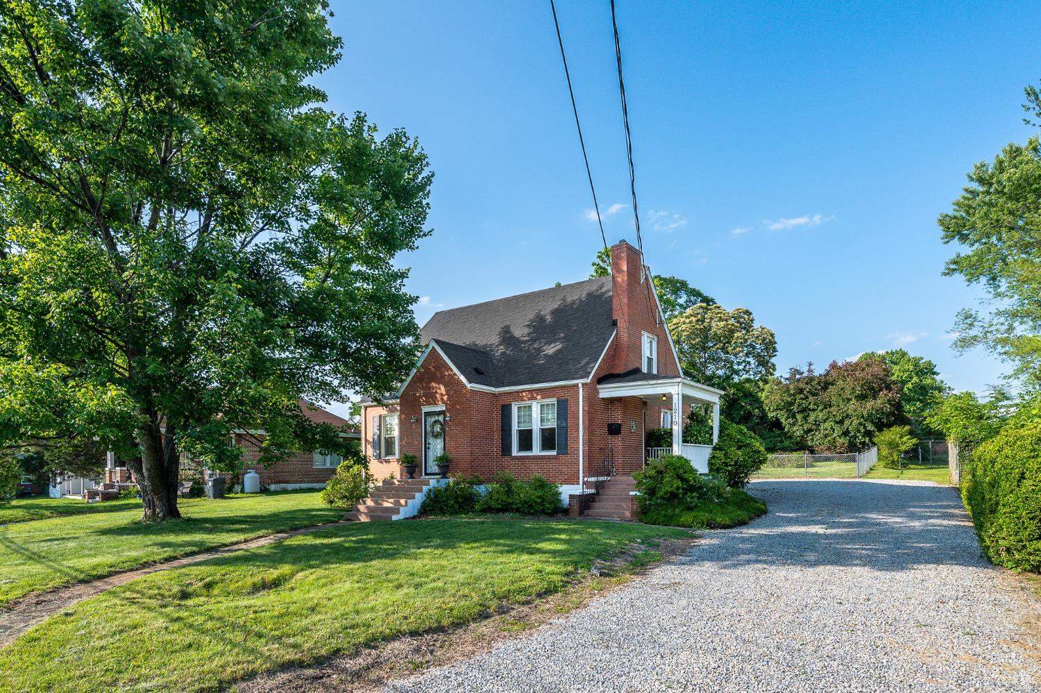 1210 Oakwood Street, Bedford, Virginia image 1