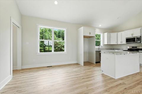 Tiny photo for 2140 Bent Creek Road, Concord, VA 24538 (MLS # 362186)