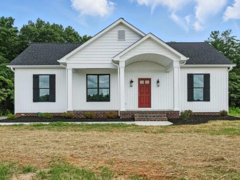 Photo of 2140 Bent Creek Road, Concord, VA 24538 (MLS # 362186)