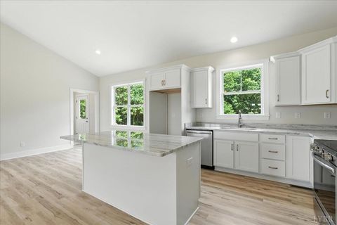 Tiny photo for 2140 Bent Creek Road, Concord, VA 24538 (MLS # 362186)