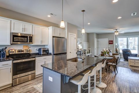 Tiny photo for 93 English Commons Drive, Lynchburg, VA 24501 (MLS # 364385)