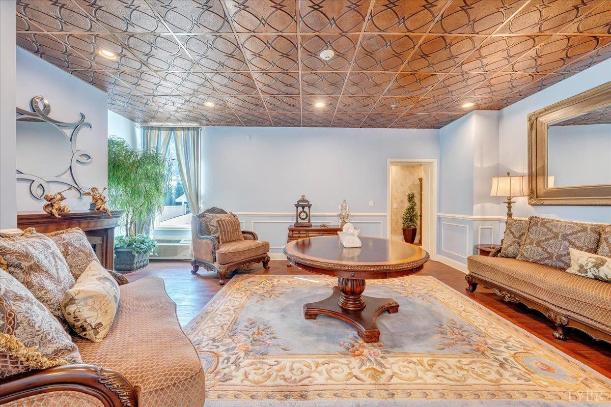 Bedford, Virginia 24523, United States, 5 Bedrooms Bedrooms, ,9 BathroomsBathrooms,Residential,Active,239568