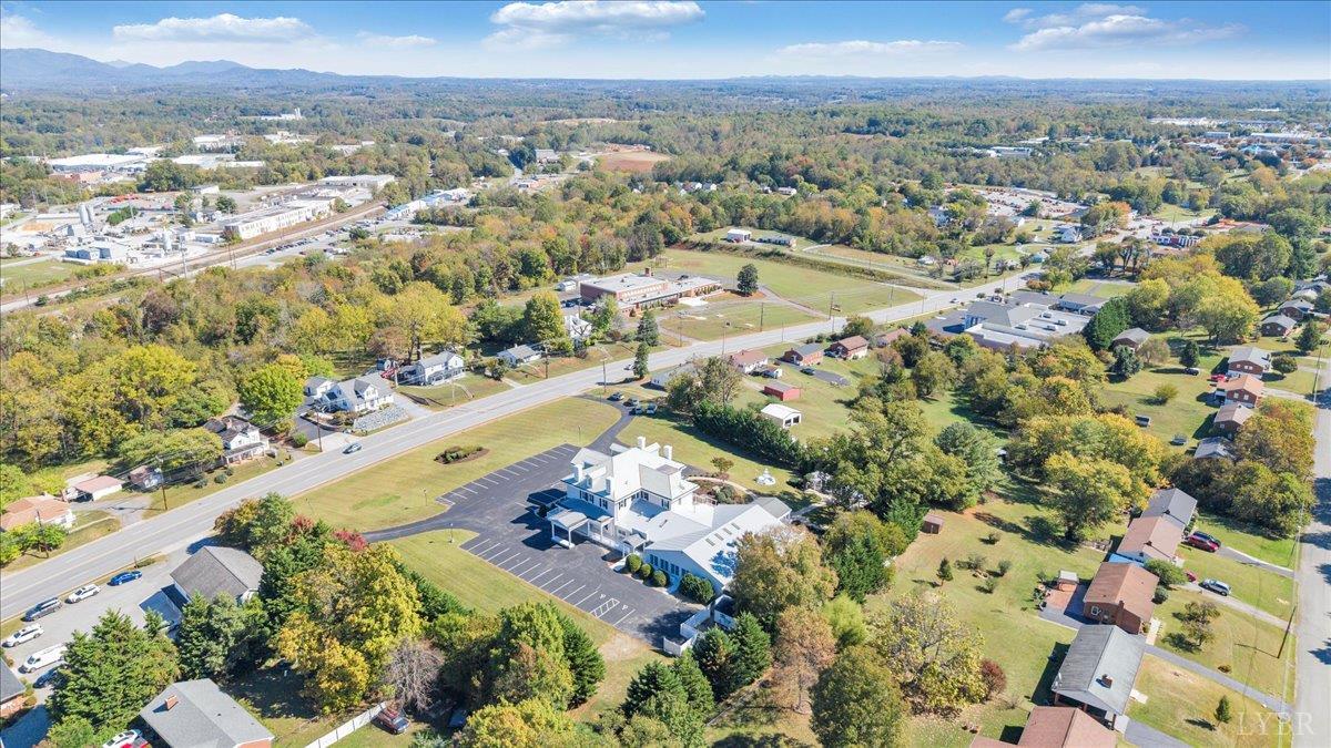 Bedford, Virginia 24523, United States, 5 Bedrooms Bedrooms, ,9 BathroomsBathrooms,Residential,Active,239568