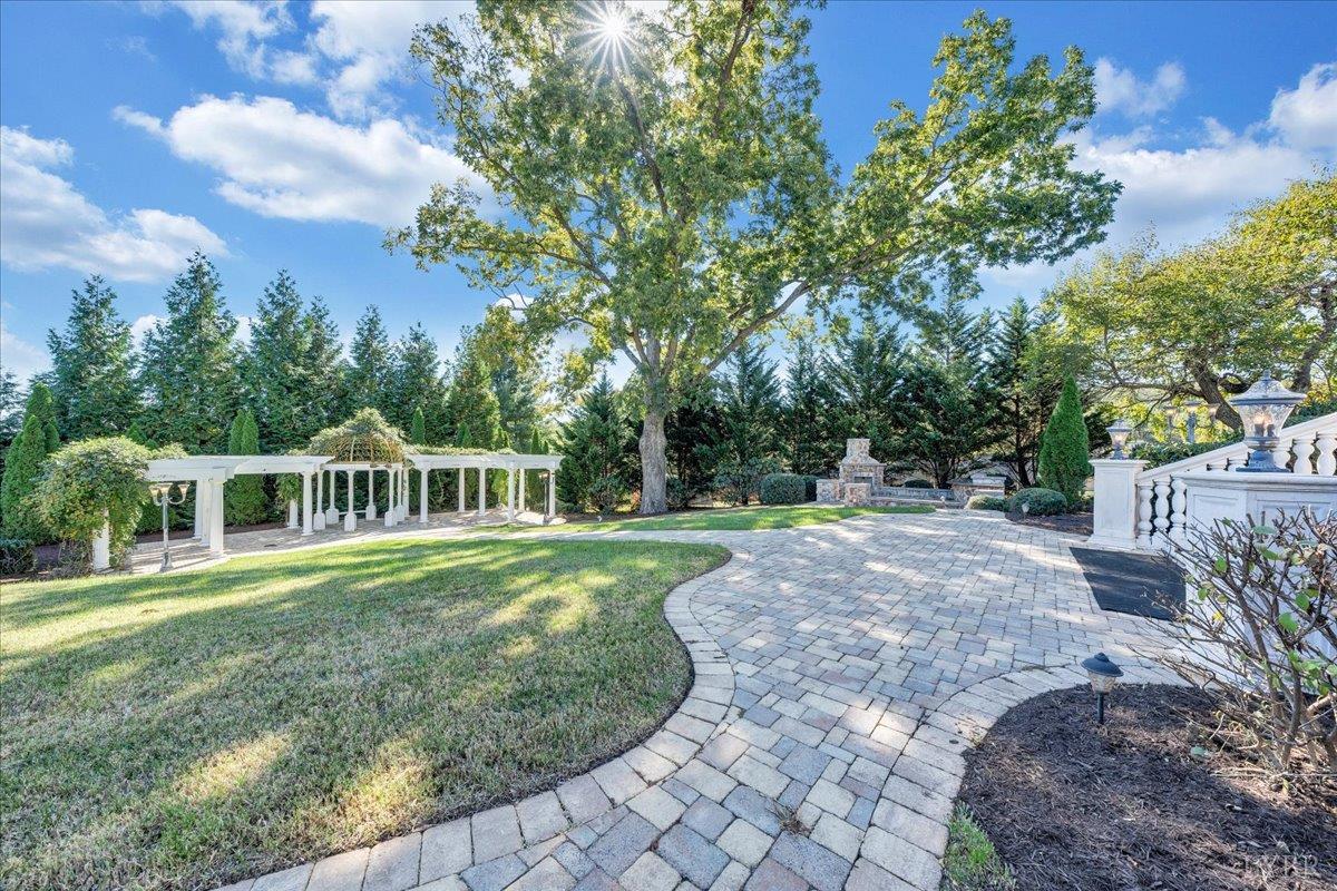 Bedford, Virginia 24523, United States, 5 Bedrooms Bedrooms, ,9 BathroomsBathrooms,Residential,Active,239568