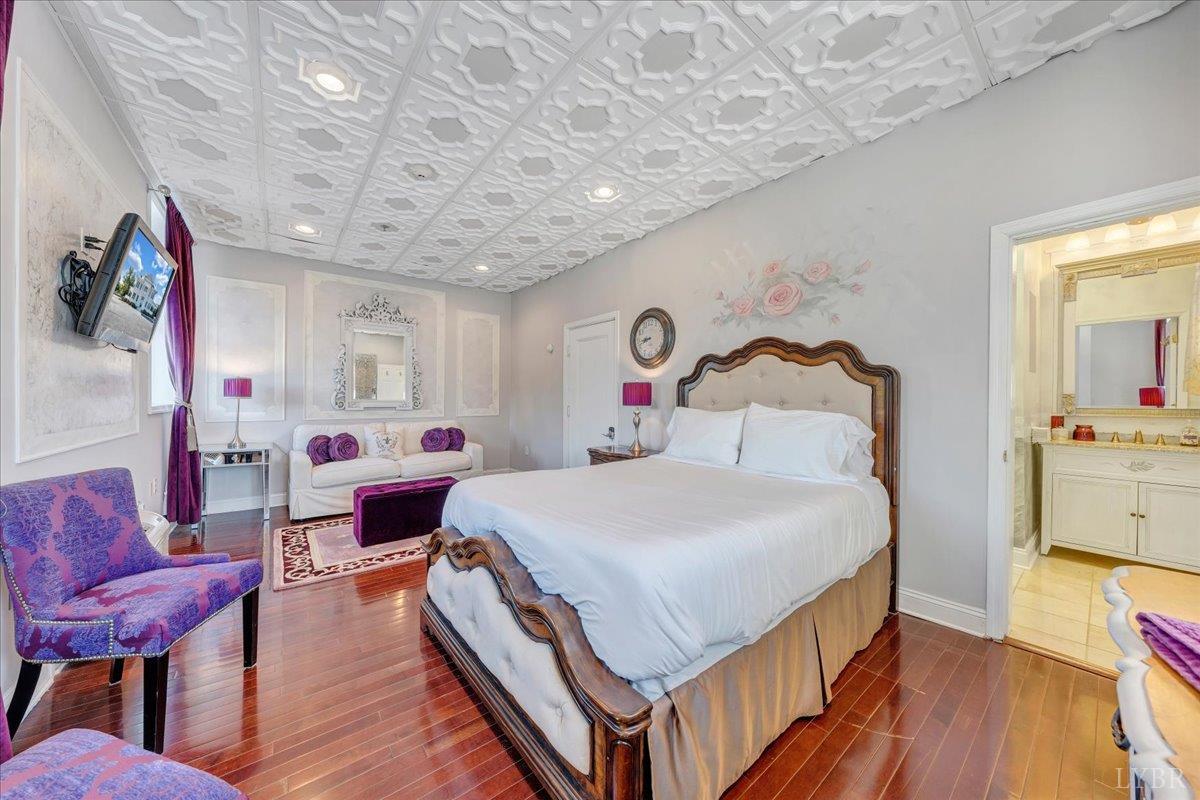 Bedford, Virginia 24523, United States, 5 Bedrooms Bedrooms, ,9 BathroomsBathrooms,Residential,Active,239568