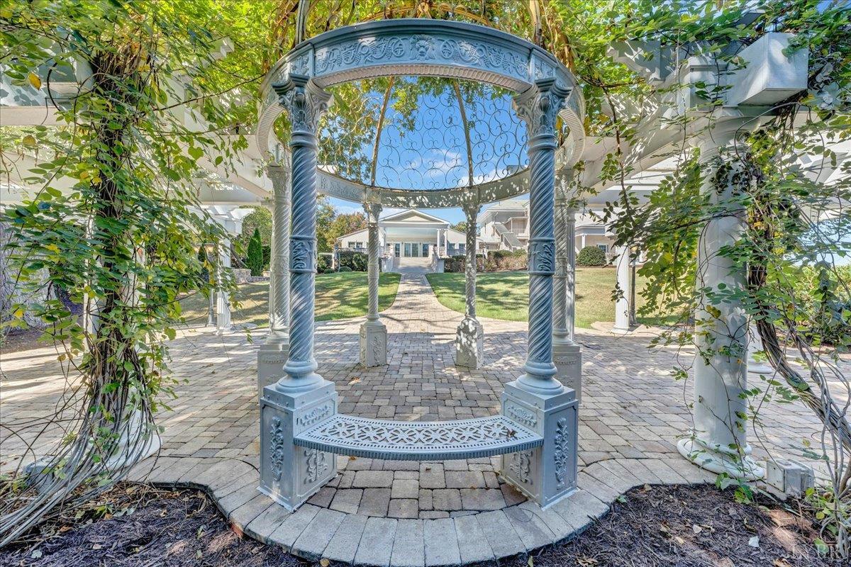 Bedford, Virginia 24523, United States, 5 Bedrooms Bedrooms, ,9 BathroomsBathrooms,Residential,Active,239568