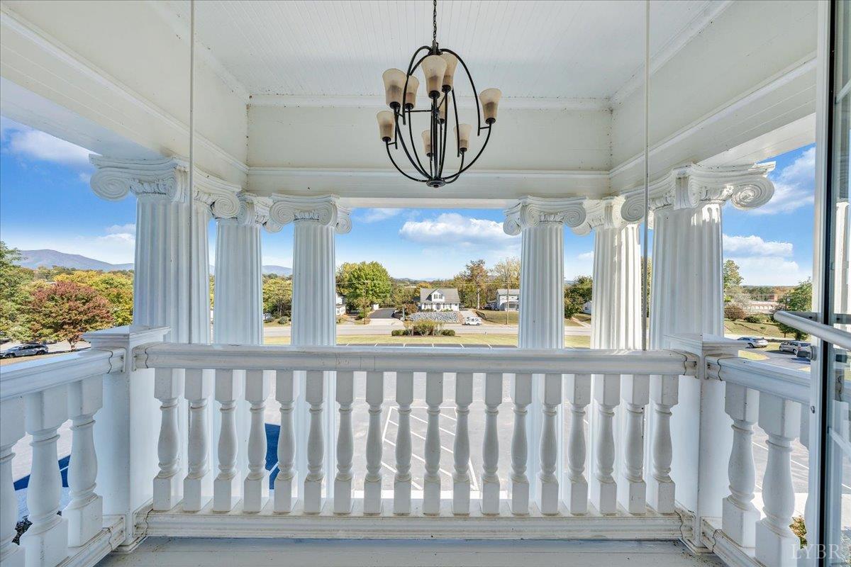 Bedford, Virginia 24523, United States, 5 Bedrooms Bedrooms, ,9 BathroomsBathrooms,Residential,Active,239568