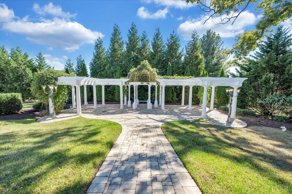 Bedford, Virginia 24523, United States, 5 Bedrooms Bedrooms, ,9 BathroomsBathrooms,Residential,Active,239568