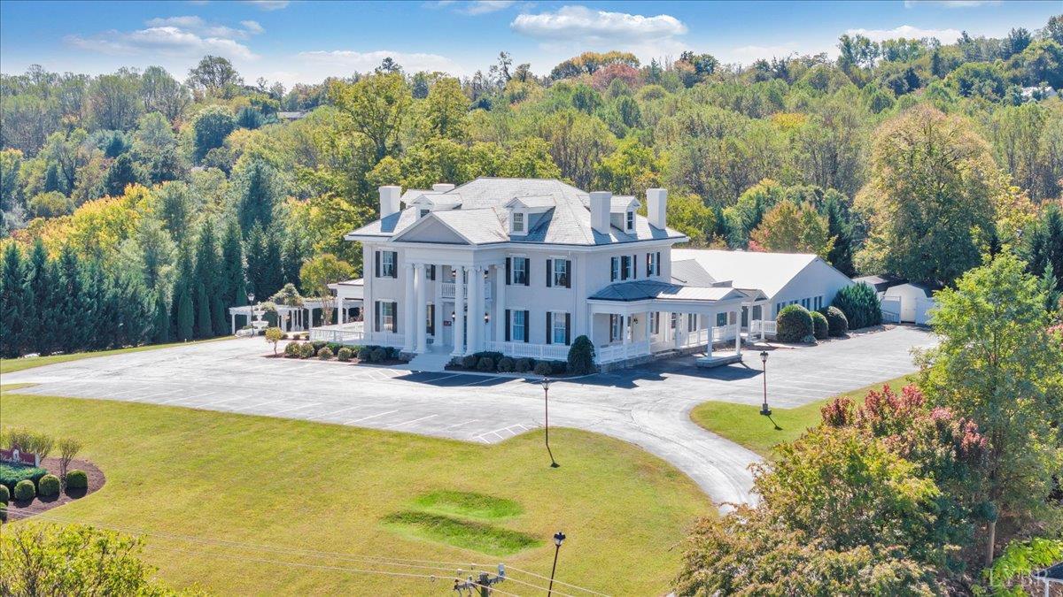 Bedford, Virginia 24523, United States, 5 Bedrooms Bedrooms, ,9 BathroomsBathrooms,Residential,Active,239568