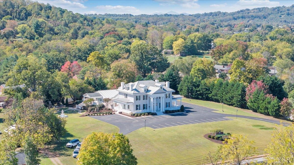 Bedford, Virginia 24523, United States, 5 Bedrooms Bedrooms, ,9 BathroomsBathrooms,Residential,Active,239568