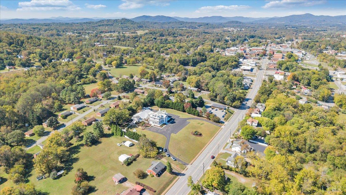 Bedford, Virginia 24523, United States, 5 Bedrooms Bedrooms, ,9 BathroomsBathrooms,Residential,Active,239568