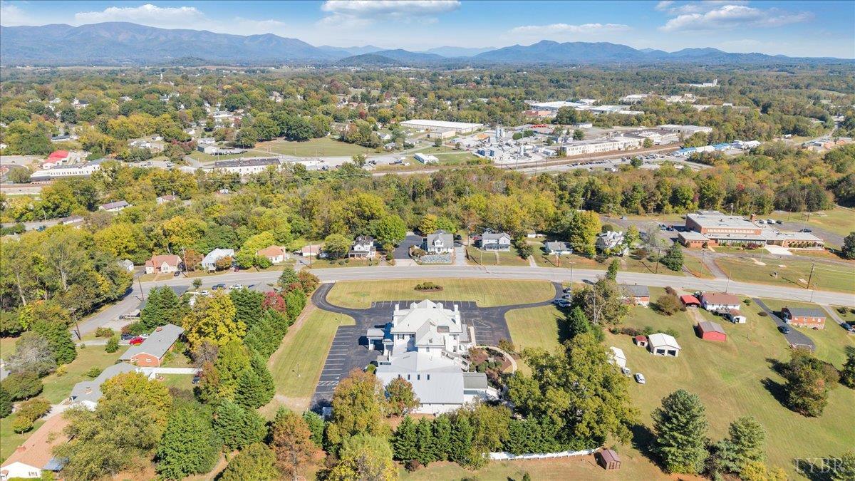 Bedford, Virginia 24523, United States, 5 Bedrooms Bedrooms, ,9 BathroomsBathrooms,Residential,Active,239568