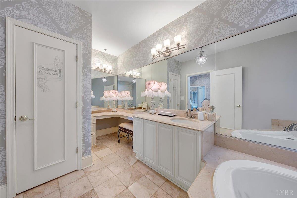 Bedford, Virginia 24523, United States, 5 Bedrooms Bedrooms, ,9 BathroomsBathrooms,Residential,Active,239568