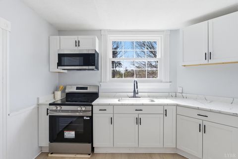 Tiny photo for 407 Wadsworth Street, Lynchburg, VA 24501 (MLS # 365071)