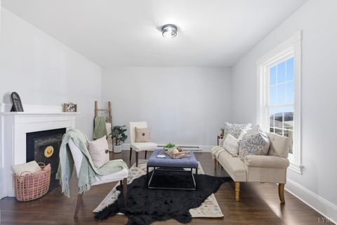 Tiny photo for 407 Wadsworth Street, Lynchburg, VA 24501 (MLS # 365071)