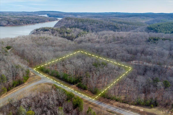 ADDRESS PRIVATE, PITTSVILLE, VA 24139 - Image 3e91d064e15db371e1f413a44cdf69af/1361007792