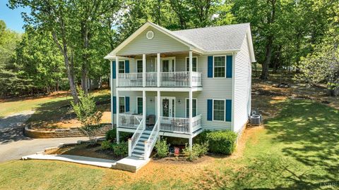 Homes For Sale - 2487 Cifax Road<br/> Bedford County, Goode, VA 24556