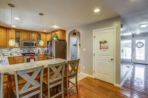 Tiny photo for 2487 Cifax Road, Goode, VA 24556 (MLS # 363550)