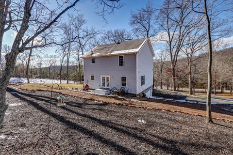Tiny photo for 2487 Cifax Road, Goode, VA 24556 (MLS # 363550)
