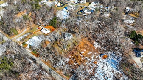Tiny photo for 2487 Cifax Road, Goode, VA 24556 (MLS # 363550)