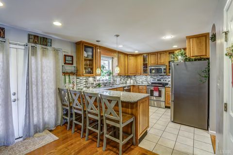 Tiny photo for 2487 Cifax Road, Goode, VA 24556 (MLS # 363550)