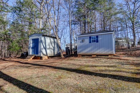 Tiny photo for 2487 Cifax Road, Goode, VA 24556 (MLS # 363550)