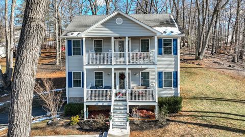 Tiny photo for 2487 Cifax Road, Goode, VA 24556 (MLS # 363550)