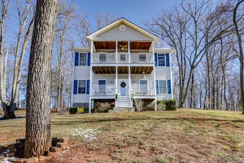 Tiny photo for 2487 Cifax Road, Goode, VA 24556 (MLS # 363550)