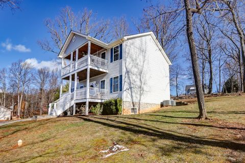 Tiny photo for 2487 Cifax Road, Goode, VA 24556 (MLS # 363550)
