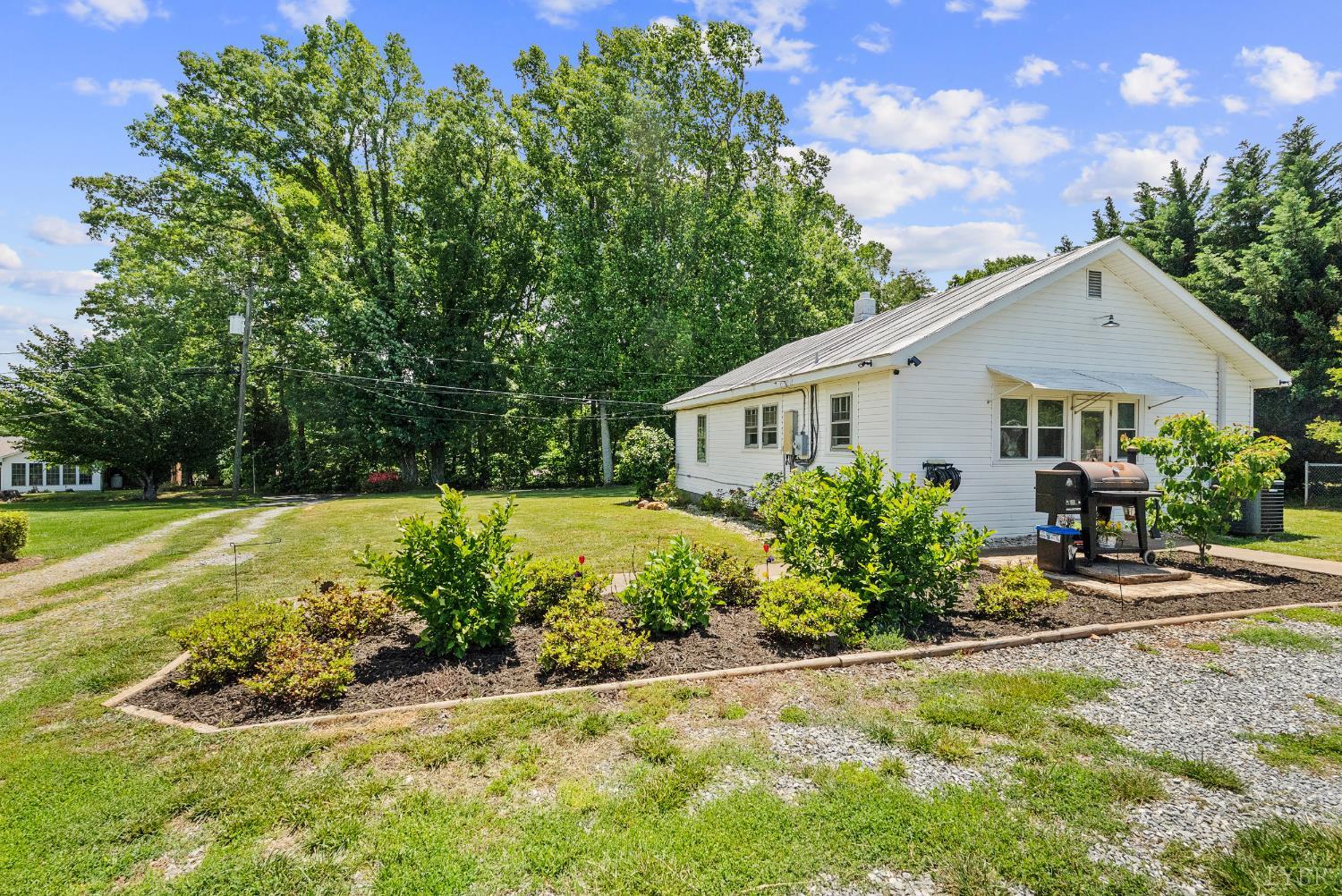 200 Jasper Wood Road, Hurt, Virginia image 4