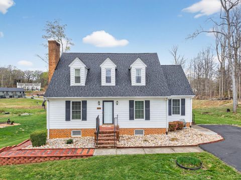Photo of 1529 Bateman Bridge Rd, Forest, VA 24551 (MLS # 365469)