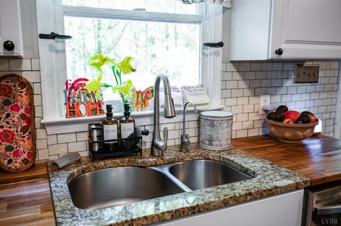 Tiny photo for 194 Melwood Dr, Madison Heights, VA 24572 (MLS # 365948)