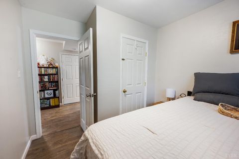 Tiny photo for 194 Melwood Dr, Madison Heights, VA 24572 (MLS # 365948)