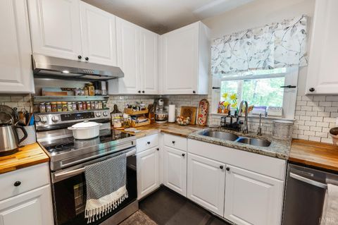 Tiny photo for 194 Melwood Dr, Madison Heights, VA 24572 (MLS # 365948)