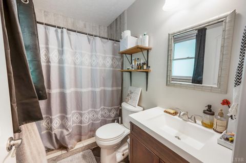 Tiny photo for 194 Melwood Dr, Madison Heights, VA 24572 (MLS # 365948)